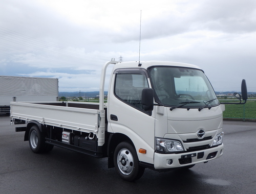 未使用車 全低床 標準ロング 積載2t 車輌総重量4,805kg